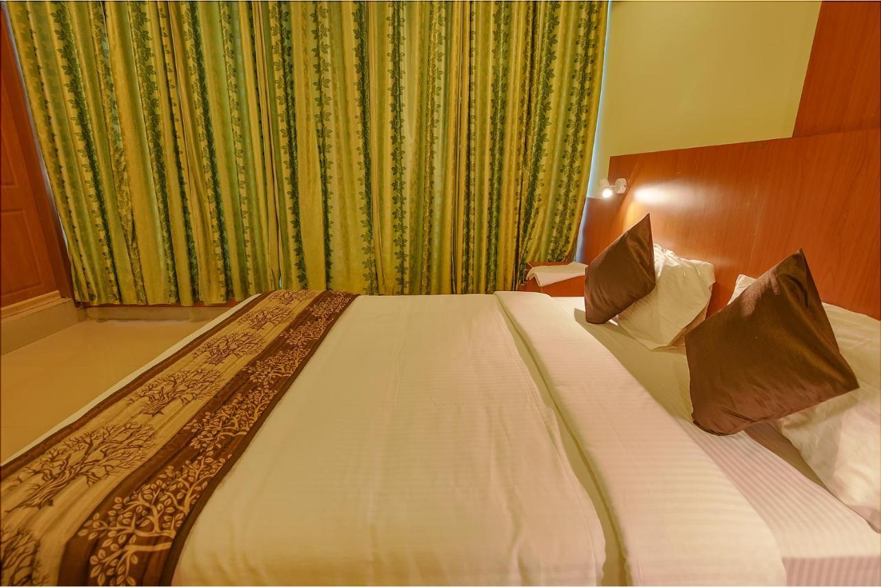 Fabhotel The Btm Palace - Btm Layout Nr Gopalan Innovation Mall Bangalore Exterior foto